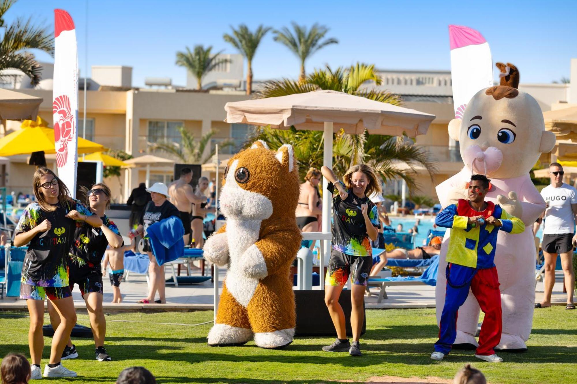 Hotel Royal Albatros Moderna - Families and couples only à Charm el-Cheikh Extérieur photo Characters at Legoland Egypt