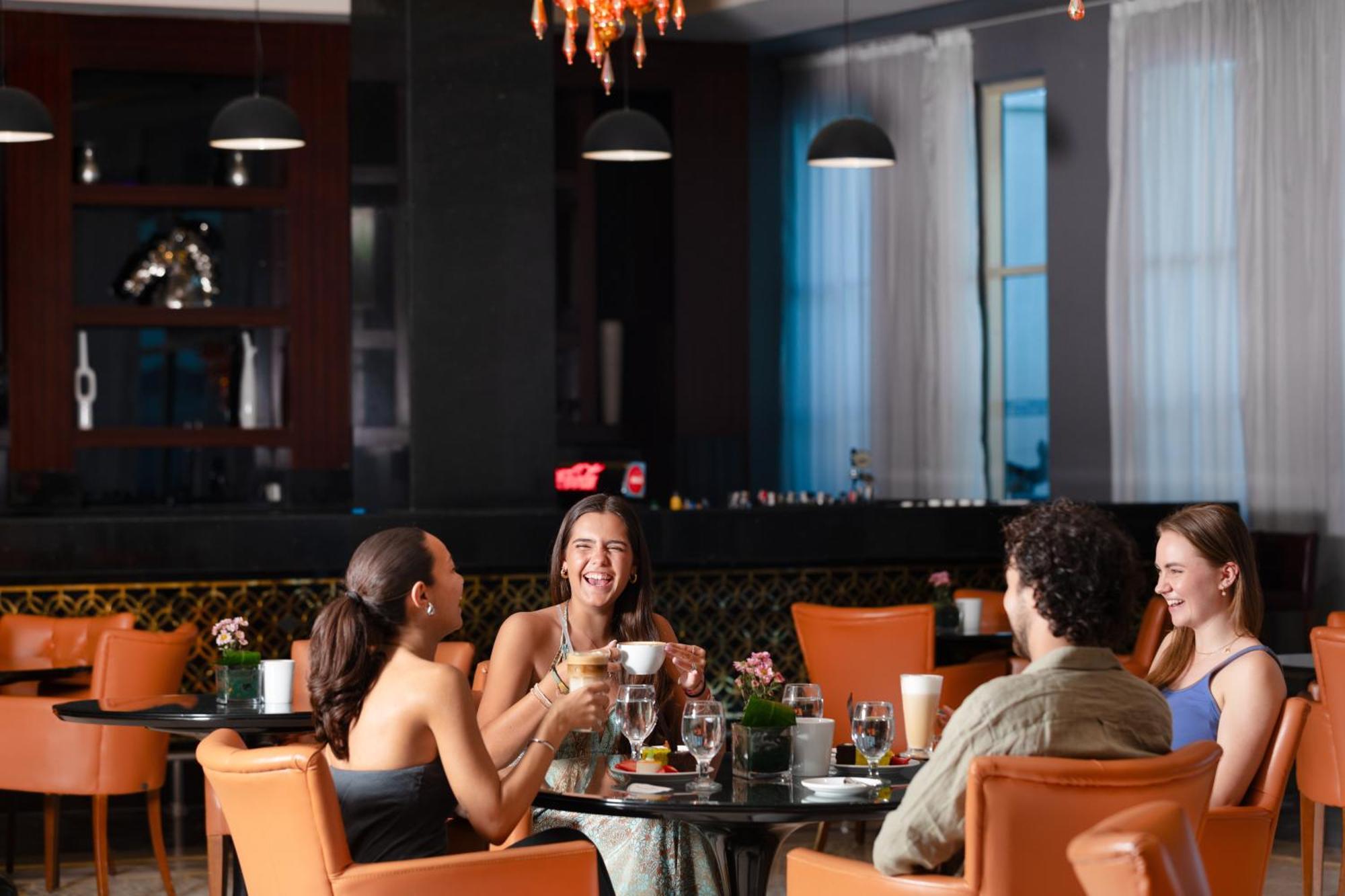 Hotel Royal Albatros Moderna - Families and couples only à Charm el-Cheikh Extérieur photo The bar at the hotel