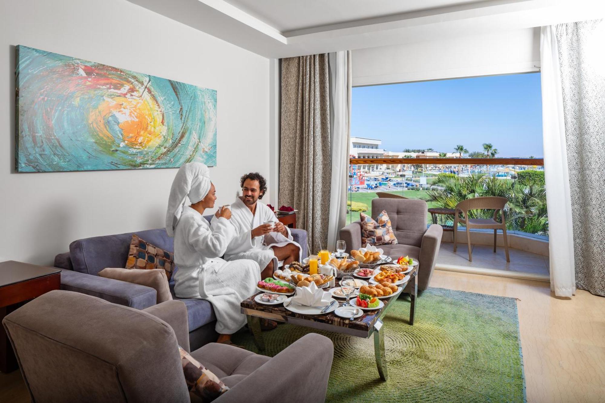 Hotel Royal Albatros Moderna - Families and couples only à Charm el-Cheikh Extérieur photo Family Suite