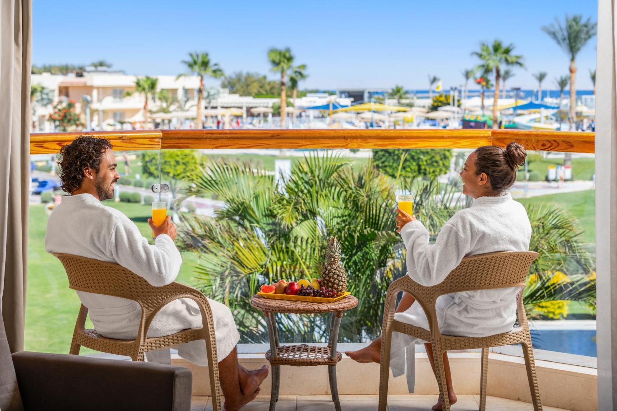 Hotel Royal Albatros Moderna - Families and couples only à Charm el-Cheikh Extérieur photo The resort's beach